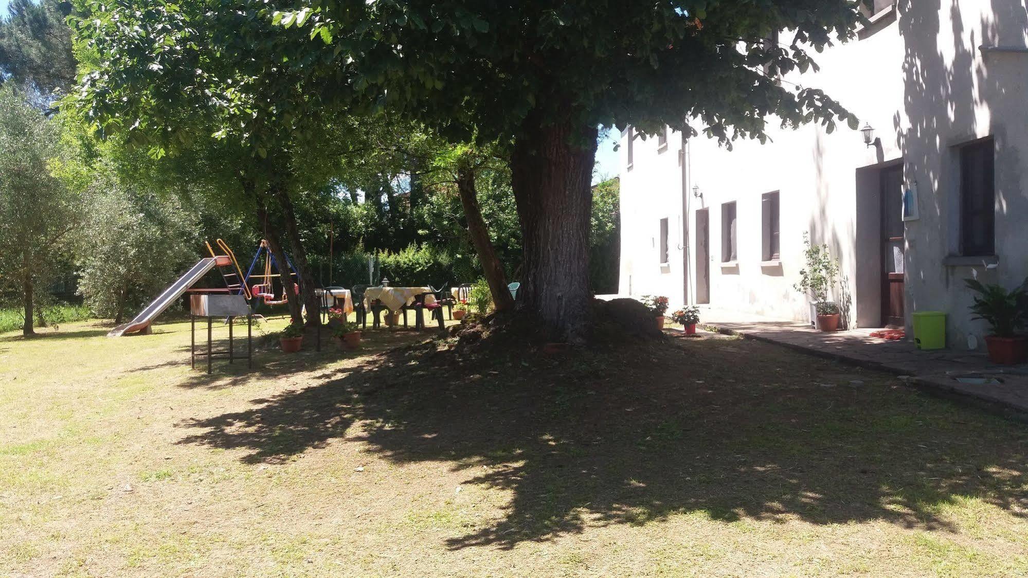 阿祖莱住宿加早餐旅馆 拉泰里纳 外观 照片
